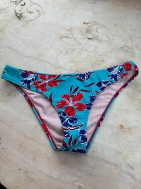 Cupshe Turquoise Floral Bikini Bottom with Red & Purple Hibiscus Sz M